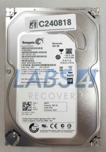 Caso de Recuperación de Datos HDD Seagate 500GB ST500DM002 - Cabezas Atascadas Caso de Recuperação de Dados HDD Seagate ST500DM002 500GB - Cabeçais Atascados