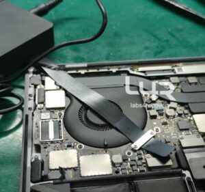 Recuperación de Datos en MacBook Pro 13 de 2015, Recuperação de dados em MacBook Pro 13 de 2015