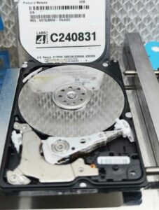 Recuperar datos en disco duro Western Digital WD10JMVW de 1Tb, Superficie rayada y daños críticos. Recuperar Dados em Disco Rígido Western Digital WD10JMVW
