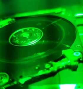 Recuperación de Datos de Disco Duro Seagate Atascado Recuperação de Dados de Disco Rígido Seagate com Cabeçais Atascados e Manipulado