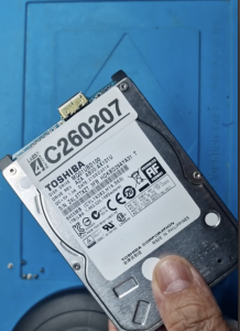 Disco rígido Toshiba MQ01UBD100 1TB – disco externo que não funciona por USB e não é reconhecido. Recuperar dados em Disco rígido USB que não é reconhecido: Controlador USB Queimado na Placa Lógica Toshiba